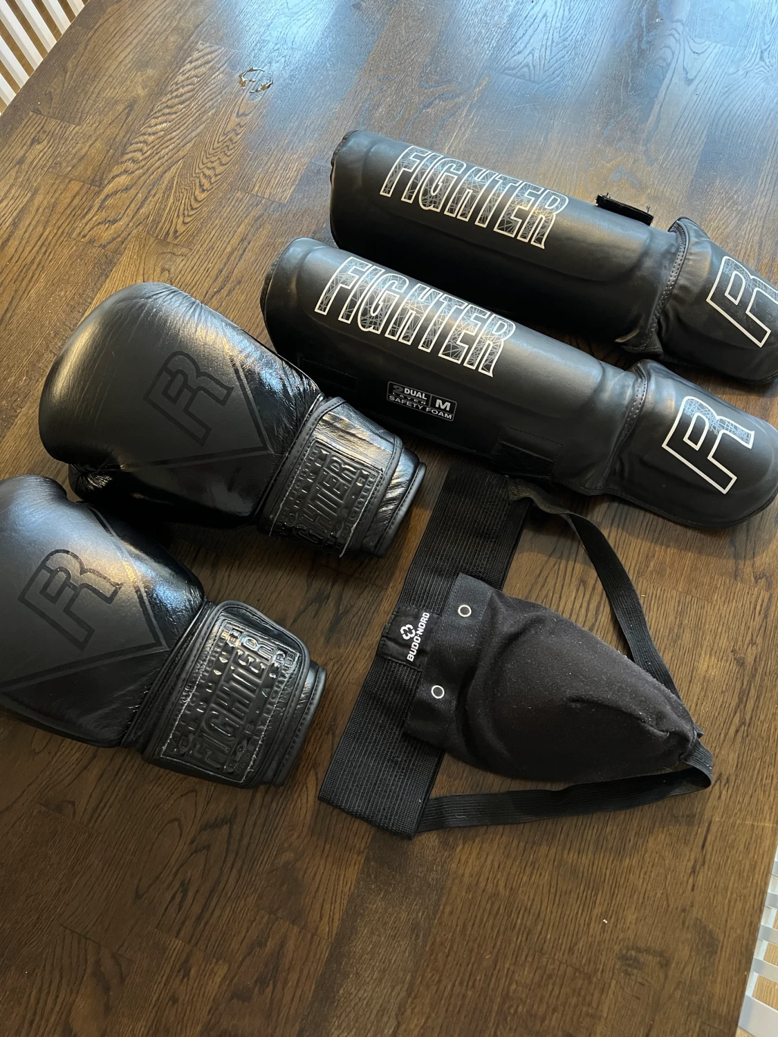 Thaiboxning/Kickboxning (M) - 90