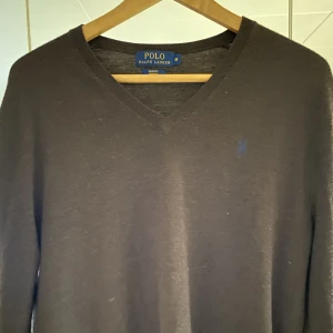 Ralph Lauren tröja - Fin långärmad Ralph lauren tröja som jag köpte på second hand men har aldrig använts