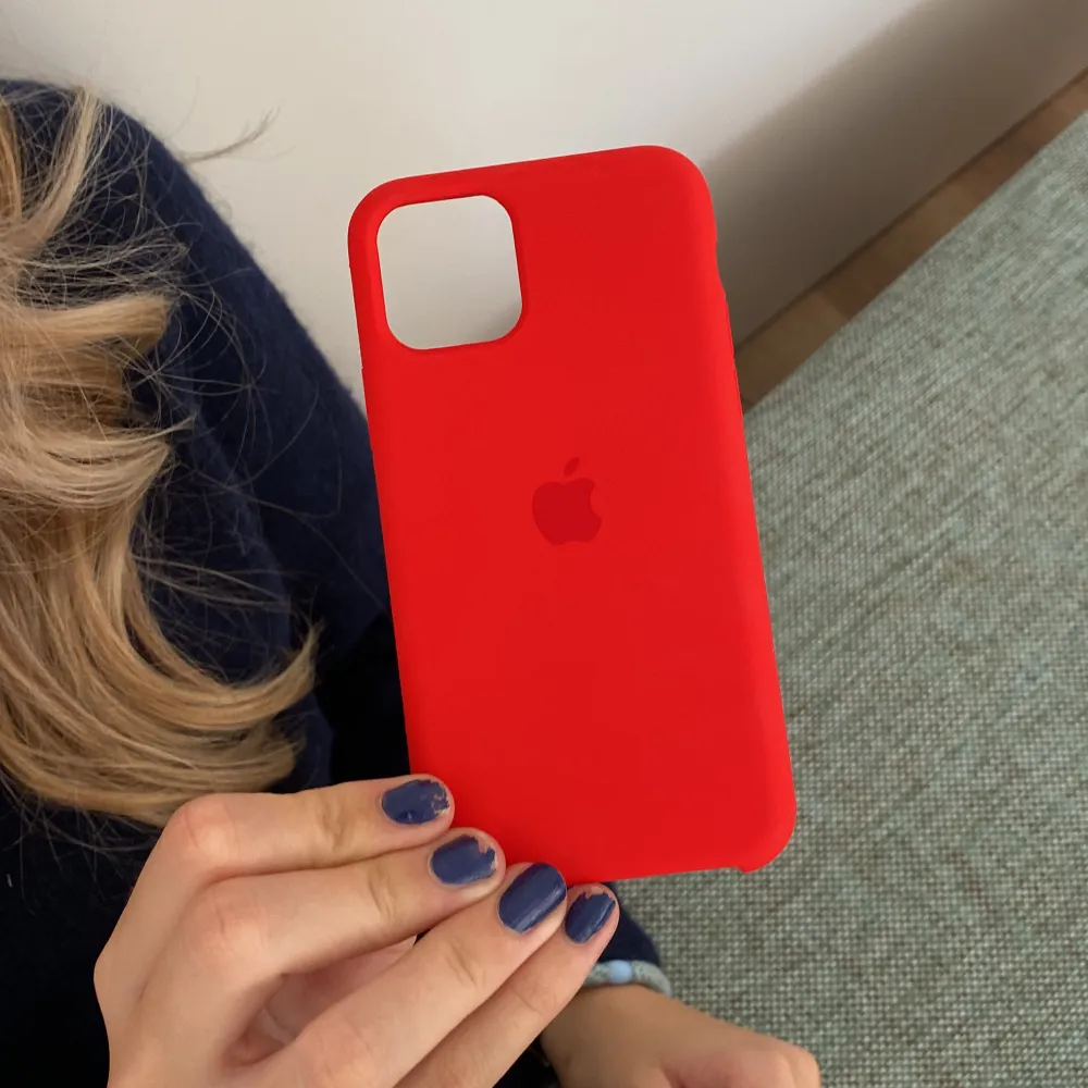 Jättesnyggt iPhone skal som är helt nytt från apple i finaste färgen men köpte tyvärr fel storlek…😇😇😇pris kan diskuteras!. Accessoarer.