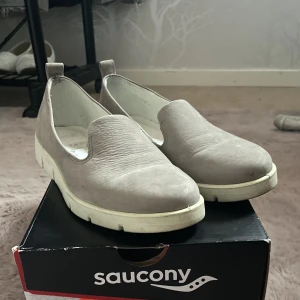 Snygga skor från ECO - snygga skor från Eco! Väldigt bekväma, endast använd ett par fåtal gånger!