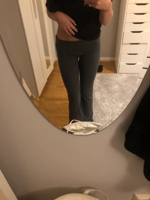Brandy melville yoga pants  - Säljer mina brandy Melville yoga pants som jag köpte i somras men som inte har kommit till användning 💞