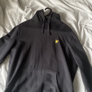 Lyle scott hoodie - 10/10 skivk ny pris 1000 mitt pris 300.