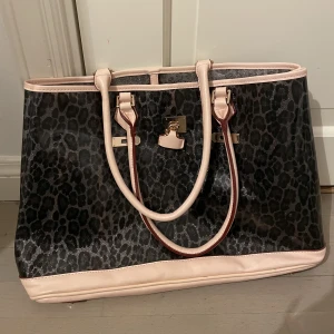 Vöska - Har aldrig riktigt använt den så den är i bra skick!