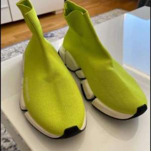 Sneakers | Skor från Balenciaga | Second hand | Plick