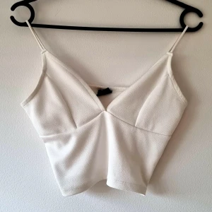 White crop top - White crop top