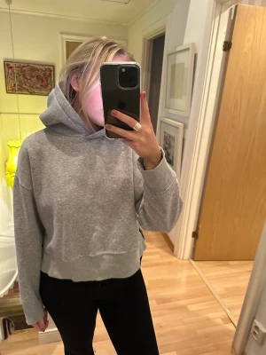 Hoodie - Grå zara hoodie💕