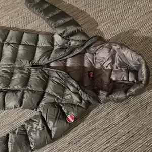 Colmar junior long down jacket Storlek 10 år  Jätte fint skick Grön 