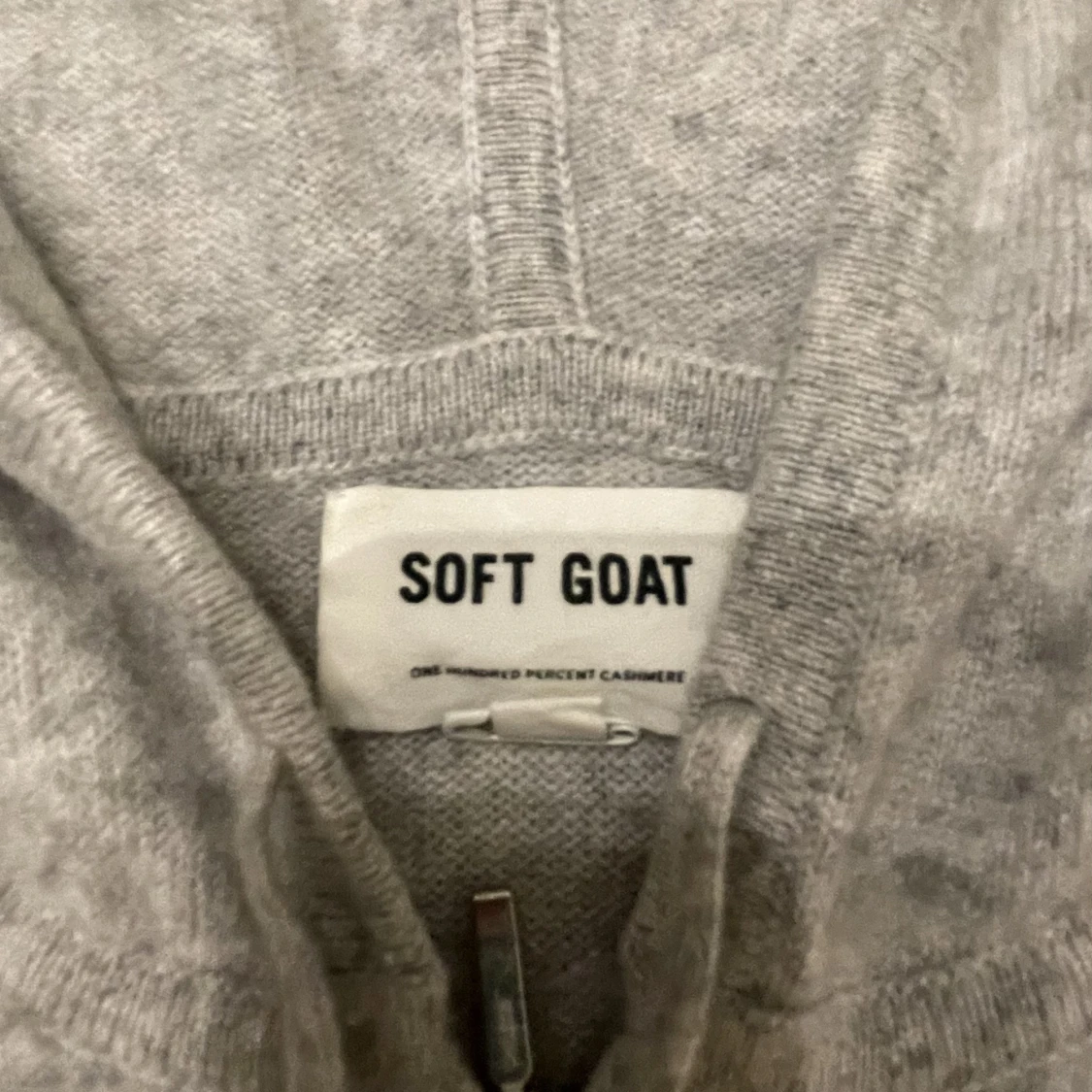 grå soft goat zip hoodie  - 91