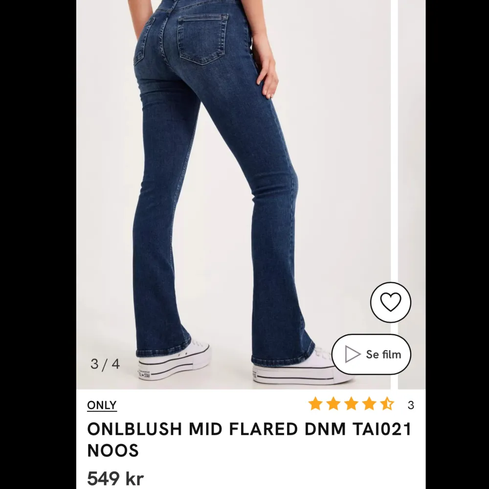 säljer dessa jätte snygga jeansen pga dem är för tajta för mig. Nyskick. Tänker mig att de skulle passat xs/s❤️. Jeans & Byxor.