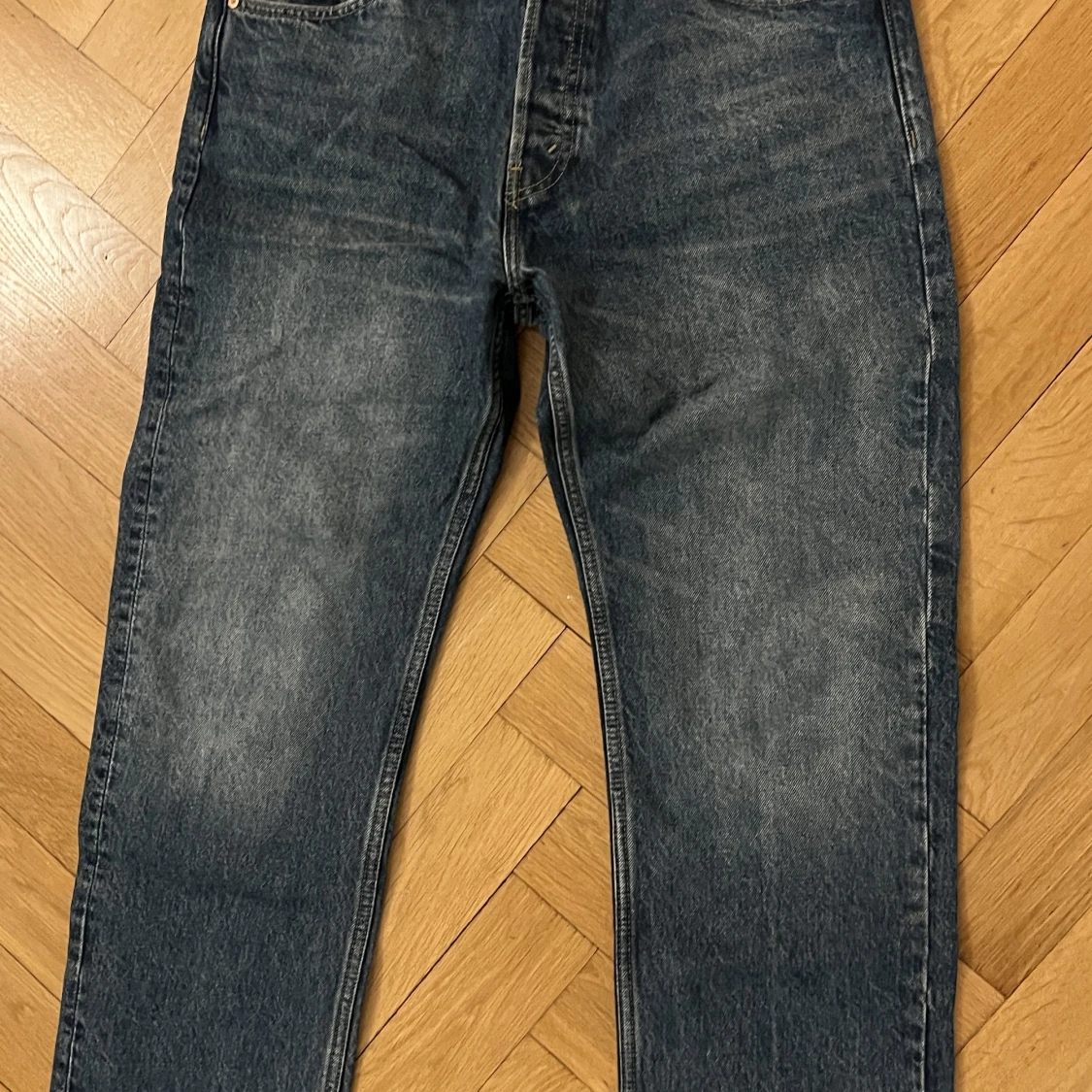 Mörkblå weekday jeans - 90