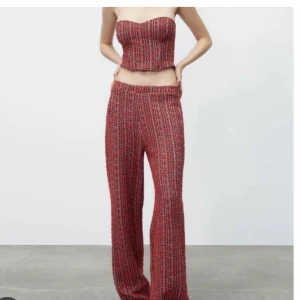 Zara rött set - Säljer detta populära och slutsålda set! Endast använd en gång ❤️‍🔥❤️‍🔥säljer hela setet för 400 + frakt!