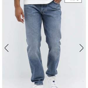 Helt nya par jeans från NEUW Stockholm! Perfekta till hösten!  Stolek: 30/32 Nypris: 1399kr