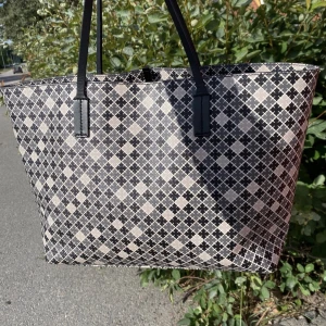 Malene Birget väska Abigail - Väska från Malene Birger. Inköpt 2019, sparsamt använd. Storlek medium.