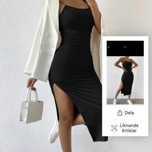 Klänning - Jättefin klänning i stl M från Shein. Sitter som en smäck men då jag är kort så är den för lång för mig. Köpt för 159kr,säljer för 60kr. Säljer även i beige! Aldrig använd🙂