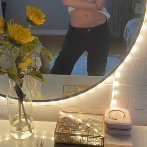 Cargopants - Mörkgråa cargojeans från gina i strl 36! Knappt använda så i jättefint skick🩶