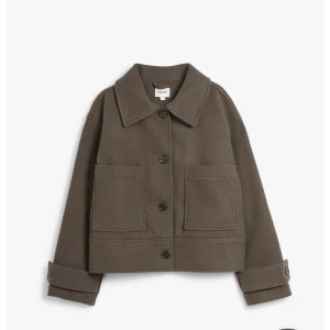 Kappa - Kappa från Kappahl som inte säljs längre. Fint skick, nypris 899kr💗  Bara att skriva för fler bilder!