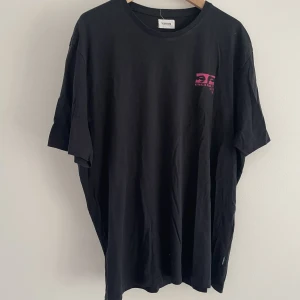 Mona Lisa Tee - 2xl - Mona Lisa Tee från Yourturn i storlek 2xl