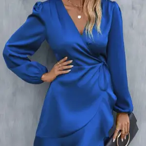 Blå klänning 💙aldrig använd 