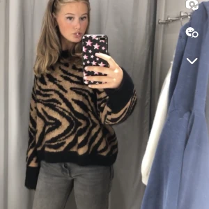 Tröja - Super fin stickad tröja, knappt använd! 