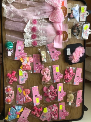 Hår accessoarer  - Väjer mellan alla accessoarer 5stk 100kr