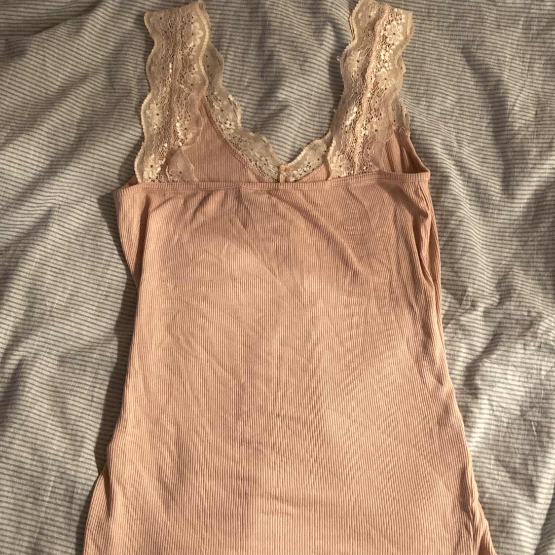 Ett Jättefint Coquette linne - 91