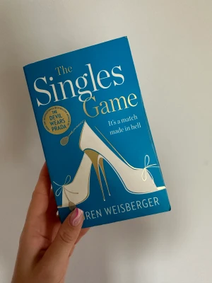 Pocketbok - Pocketbok som lästs en gång, så i superfint skick fortfarande. Säljer fler böcker, så paketpris kan ordnas om du vill köpa flera ❤️