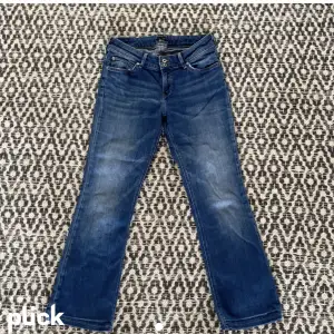 Coola jeans, midjemått:68cm. Innerbenslängd:66cm