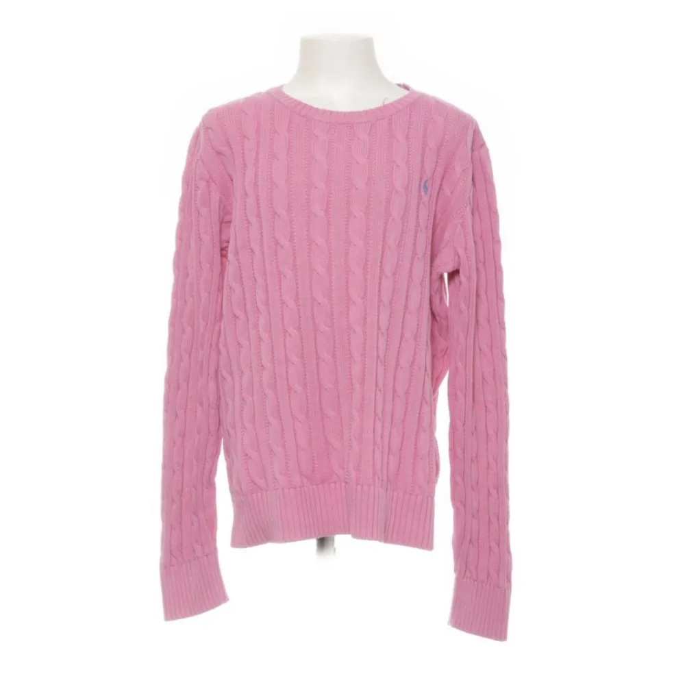 rosa ralph lauren tröja köpt från sellpy, bra skick 🩷strl 158/160 men sitter som S. Stickat.