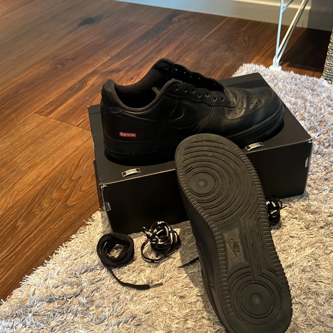 Nike Airforce 1 black supreme  - 90