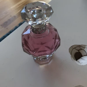 Jojo Siva - Säljer en oanvänd Jojo siva parfym 100 ml 