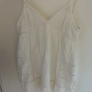 Zara klänning - Väldigt söt klänning från zara i storlek S💕💕💕