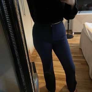 Byxor - Använd någon gång. Kommer inte ihåg exakt storlek men passar strl L bra