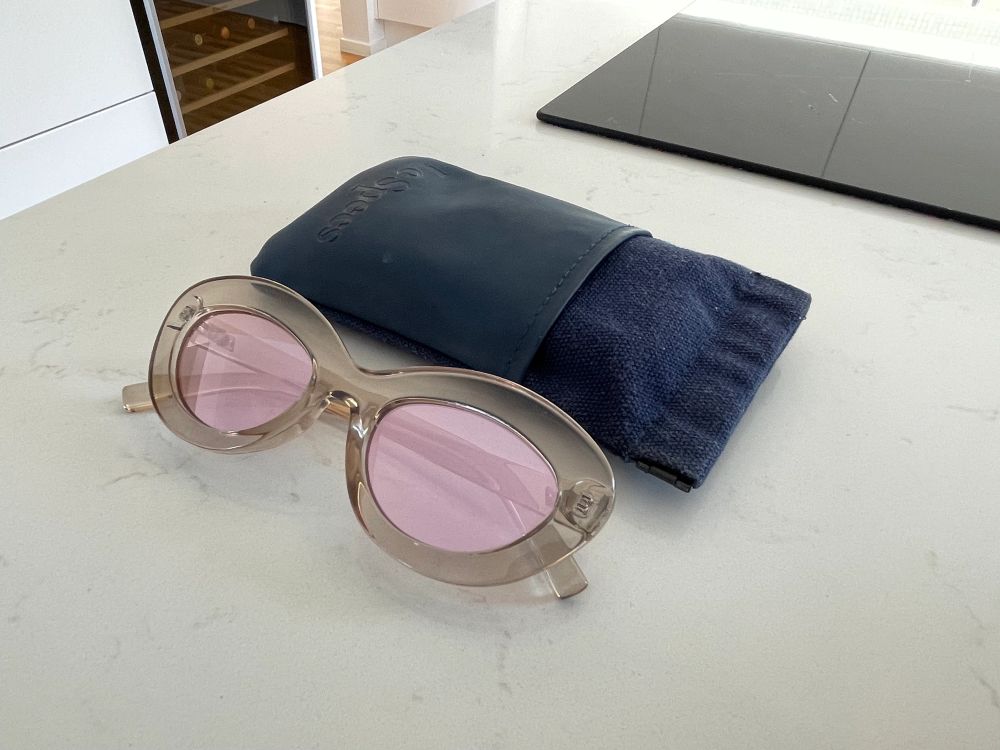 Rosa Le Specs solglasögon | Plick Second Hand