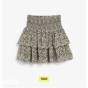 En jättefin kjol från Kapphal! I storlek 174💕säljer pga använder inte längre