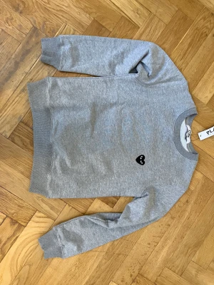 Cdg kofta - Storlek S men är liten i storleken möta upp i Malmö eller fraktar tar även emot byte