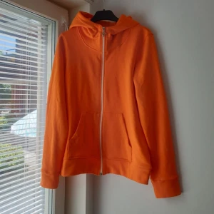 kofta - oanvänd kofta