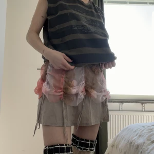 Somrig minikjol  - Fin somrig minikjol med mesh tyg💕