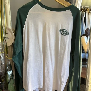 Långärmad dickies tröja  - Knappt använd jätte mjuk o skön 