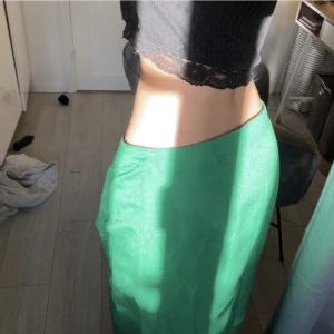 Linne tjol - Jätte fin linne tjol från Lindex som aldrig används köptes för 399. Storleken är L men passar mig som brukar ha S. Köparen står för frakten🫶