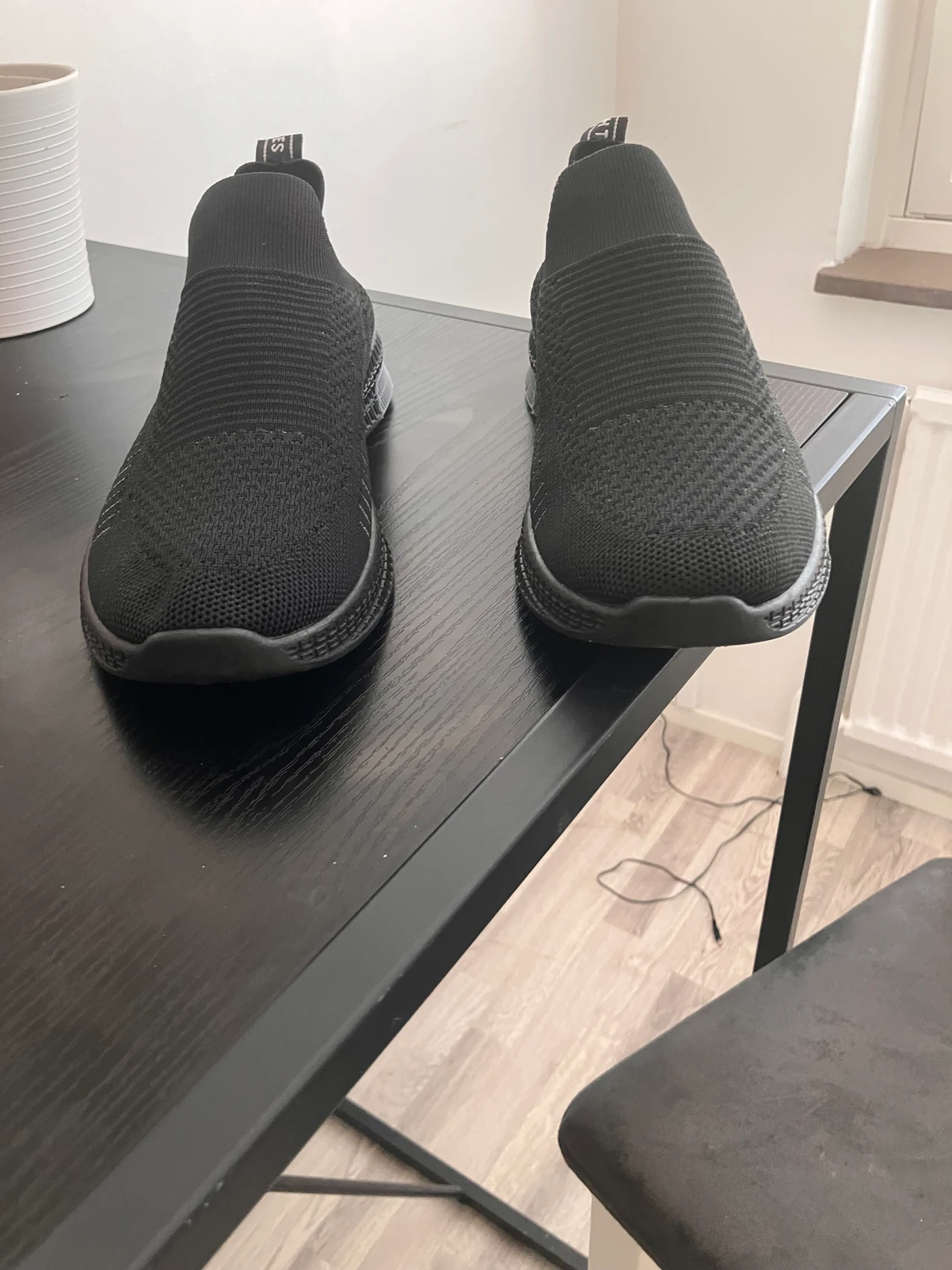 Nya skor utan snörning  - 90