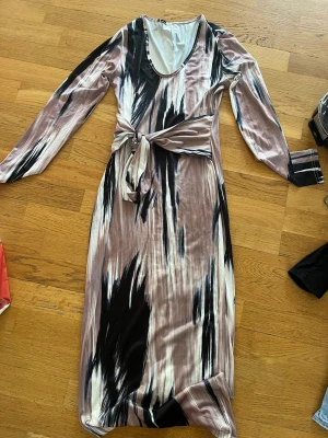 Klänning  - Lång klänning från shein 