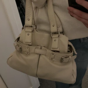 Vit väska - Jättesnygg vit väska!💕