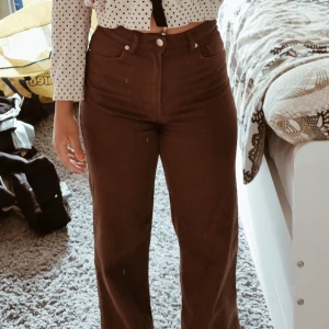 Jeans - Sitter lkte för tajt på mig, men fina