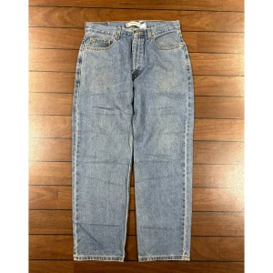 Levis 550 jeans 34/30 - Snygga vintage Levis jeans i storlek 34/30! Bara att skriva om du undrar över något🙏