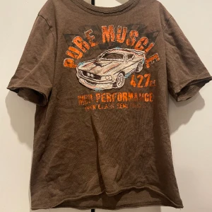 Babytee - Denna T-shirt behöver en ny ägare då jag inte använder den. Är köpt från humana💓