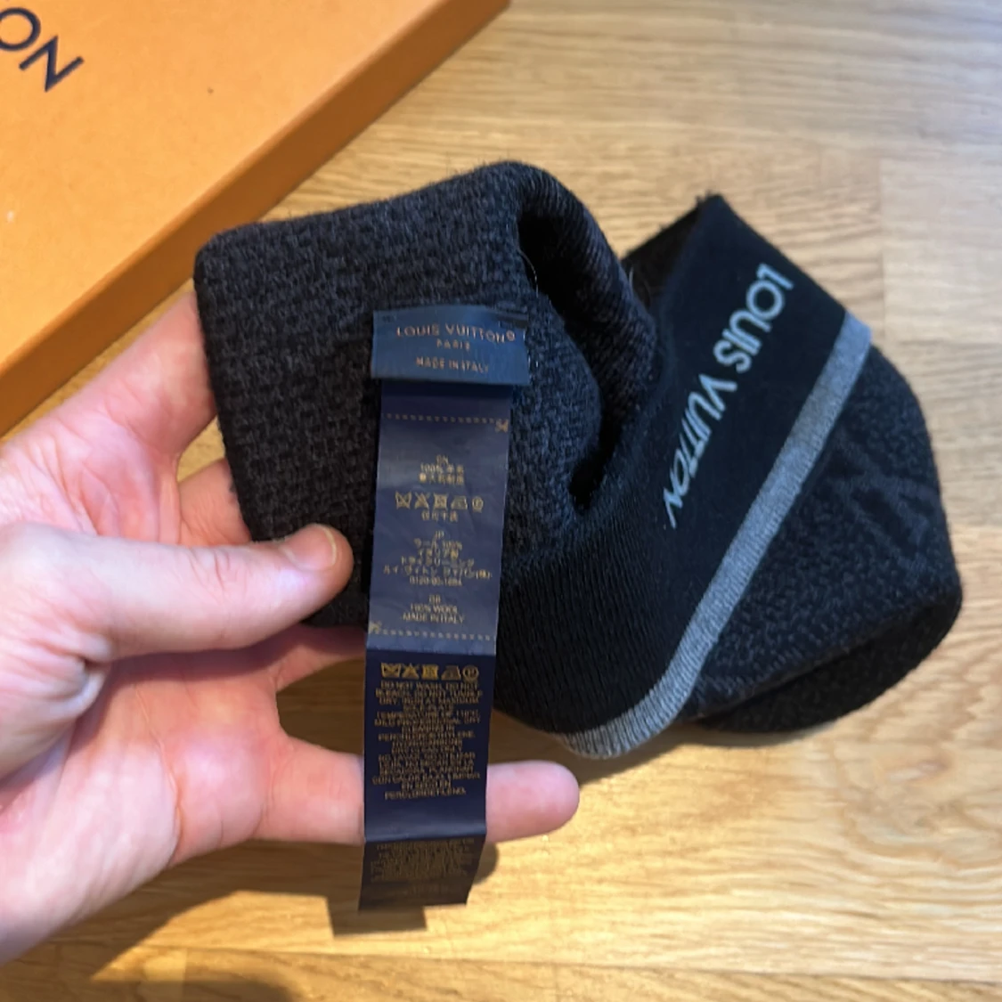 Louis Vuitton Mössa  - 90