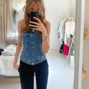 Jeans topp  - INTRESSEKOLL! Använd 1 gång 