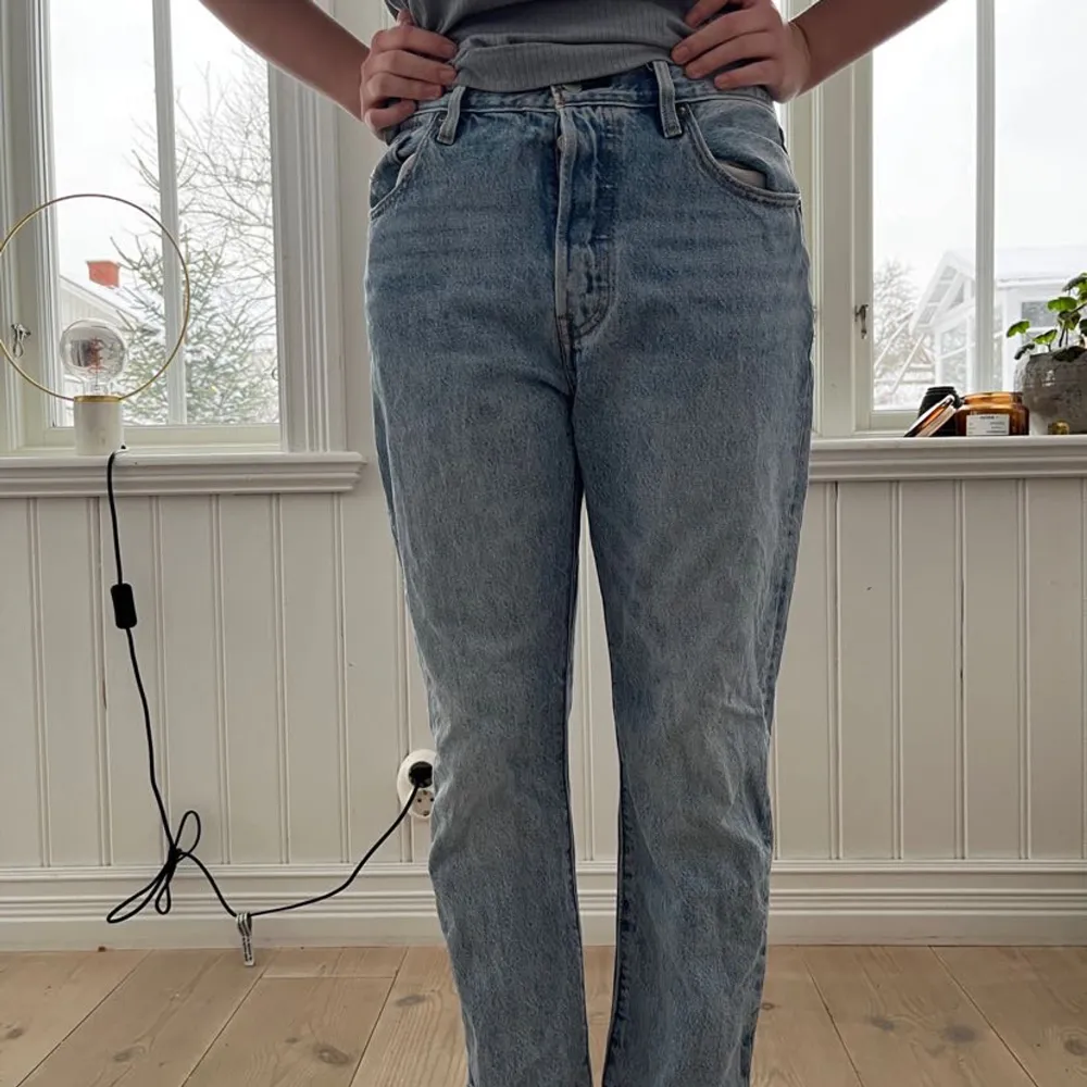 Ett par Levis jeans som är använda fåtal gånger. Jeans & Byxor.