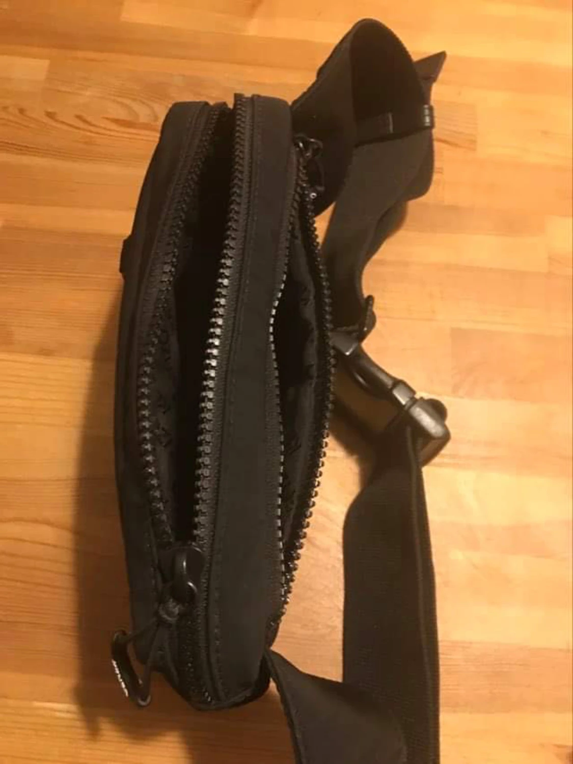 Kenzo Midjeväska - 90