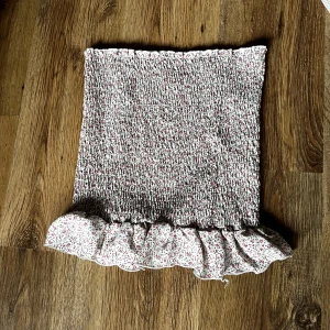 Kjol - En fin kjol som ej är använd 